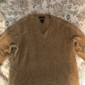 Men’s cashmere v neck sweater